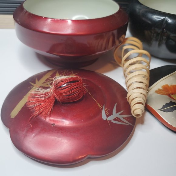 Vintage Japanese Lacquerware Bonbonniere Bowl(s) w/ lids 1 Red, 1 Black… - Picture 7 of 16